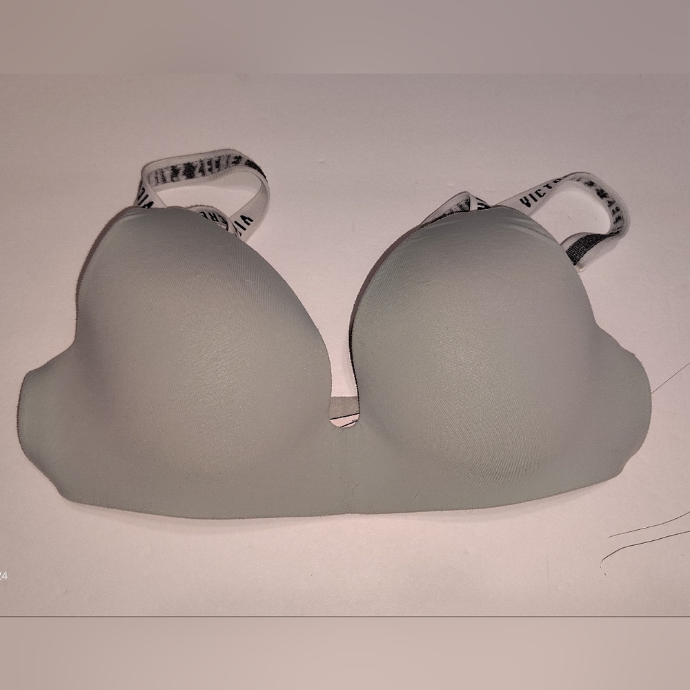 *(4 for $20) Victoria Secret -  T Shirt Bra - Lightly Lined Demi Underwire -32C